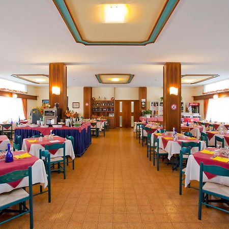 Hotel Bettina Лидо ди Йезоло Екстериор снимка