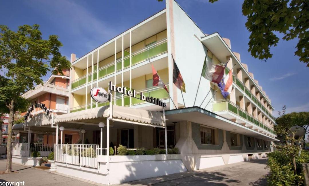Hotel Bettina Лидо ди Йезоло Екстериор снимка
