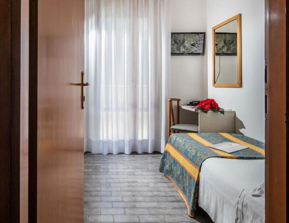 Hotel Bettina Лидо ди Йезоло Екстериор снимка