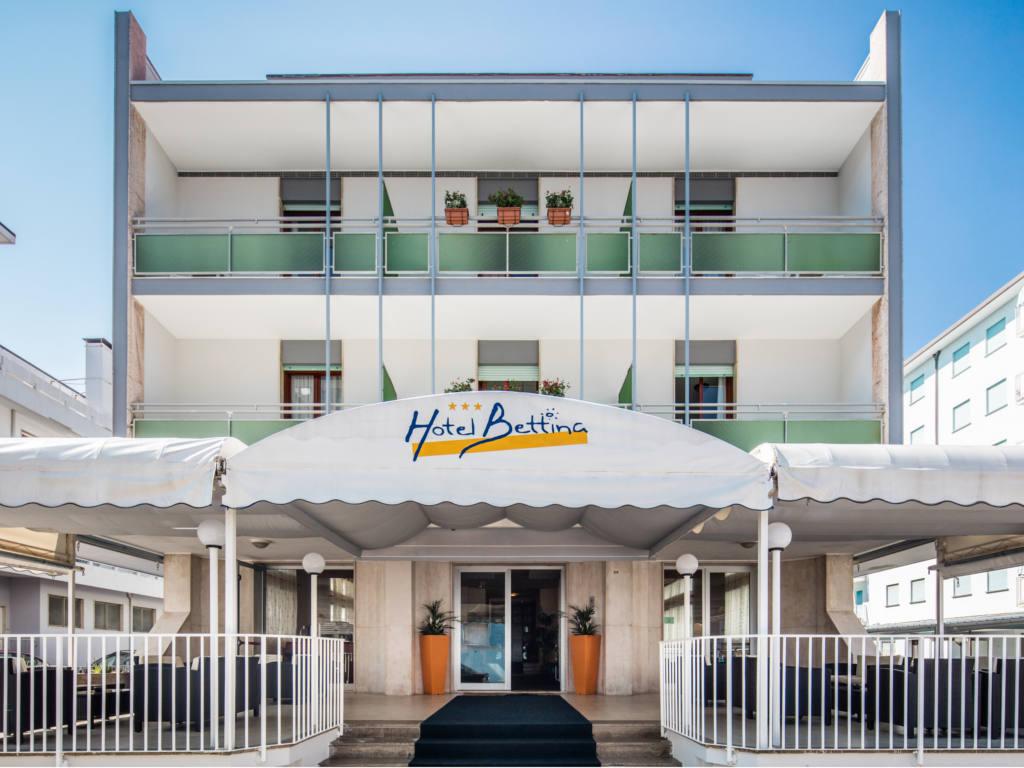 Hotel Bettina Лидо ди Йезоло Екстериор снимка