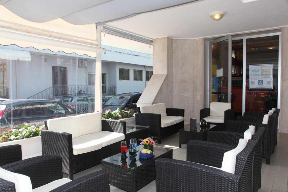 Hotel Bettina Лидо ди Йезоло Екстериор снимка