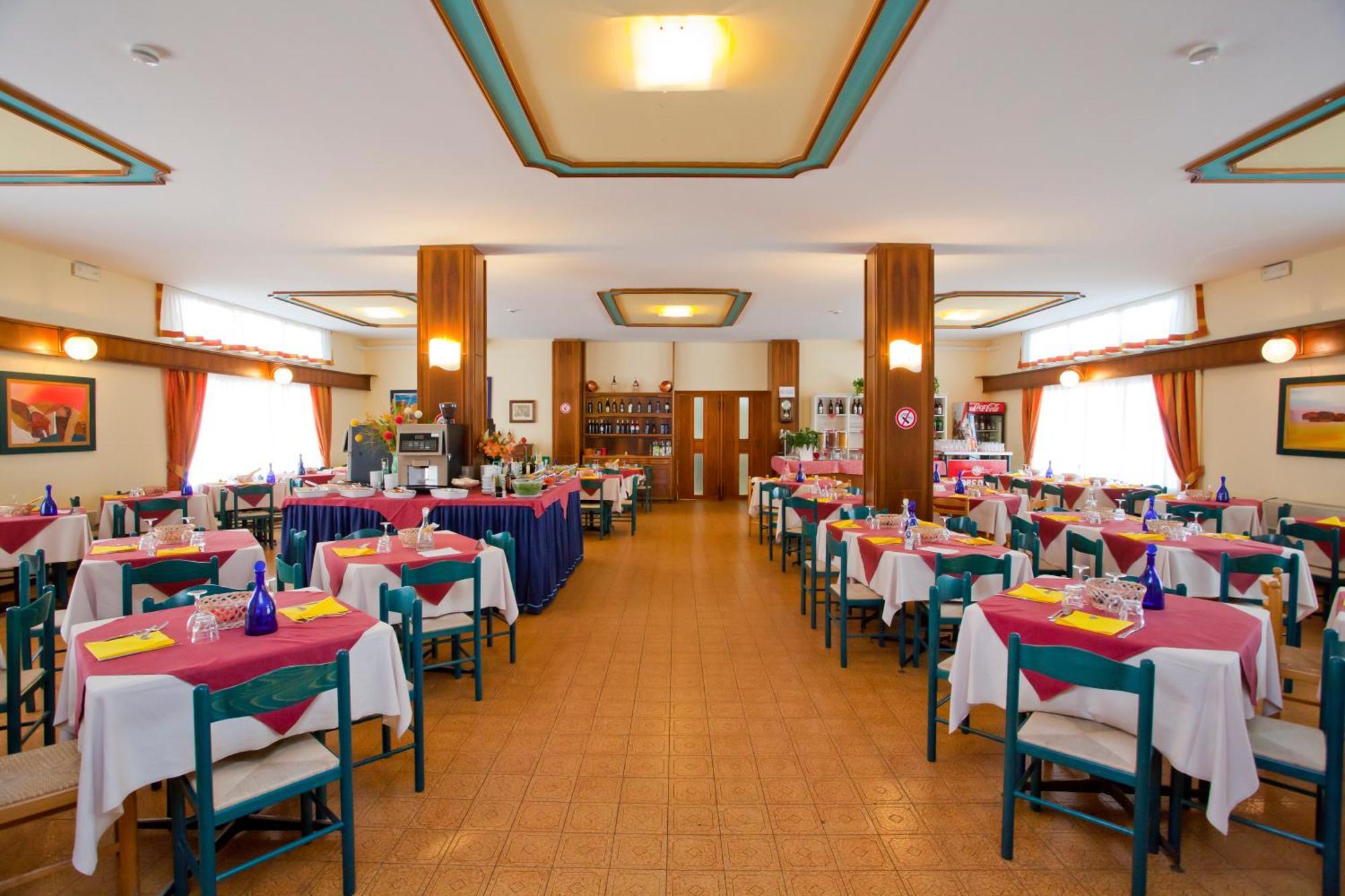 Hotel Bettina Лидо ди Йезоло Екстериор снимка