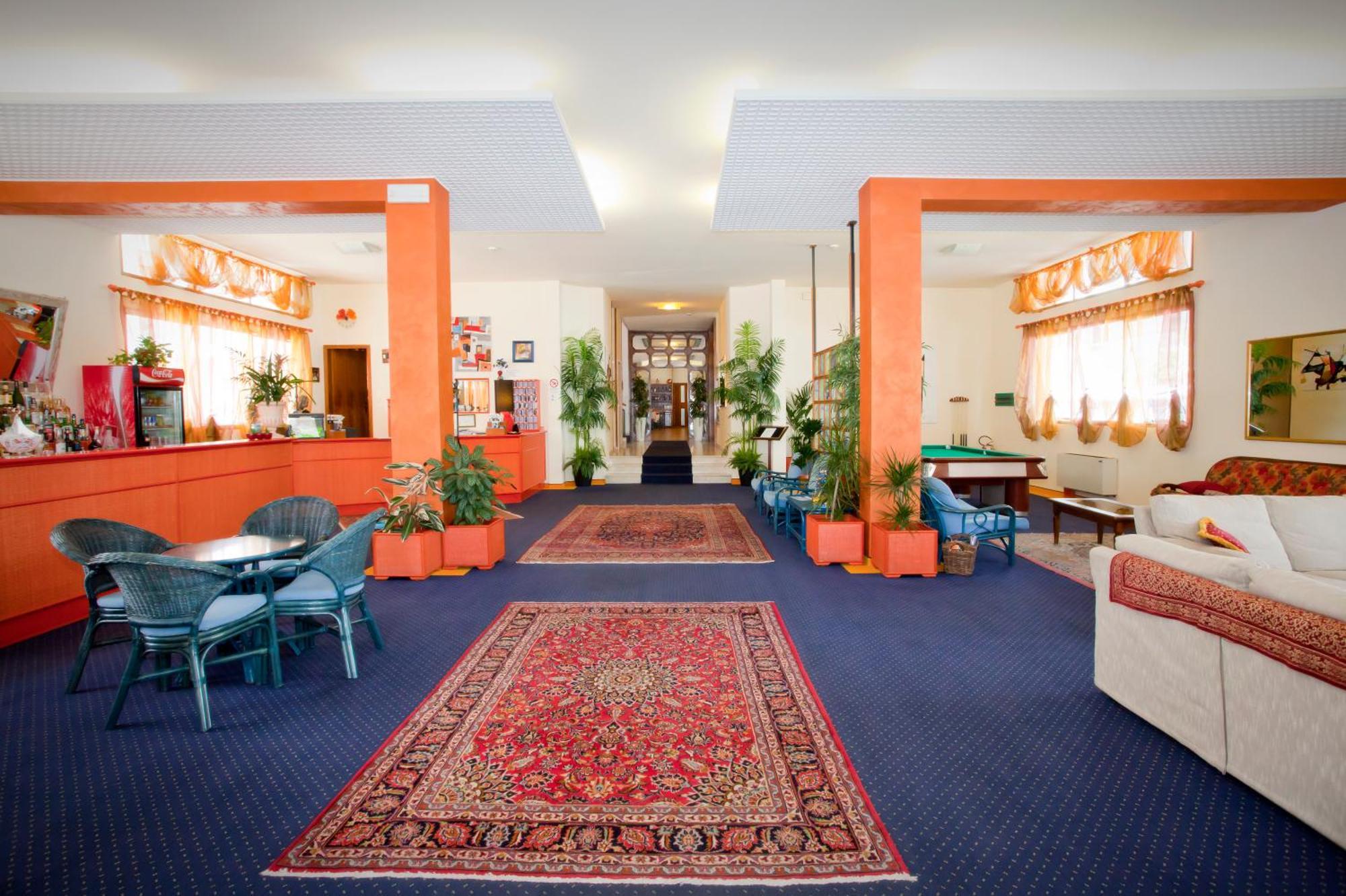 Hotel Bettina Лидо ди Йезоло Екстериор снимка
