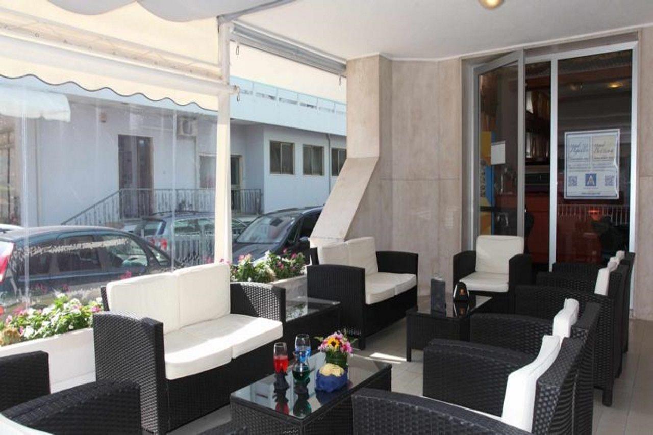 Hotel Bettina Лидо ди Йезоло Екстериор снимка