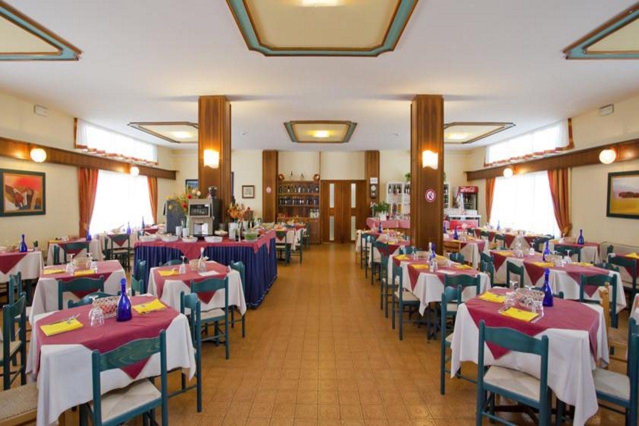 Hotel Bettina Лидо ди Йезоло Екстериор снимка